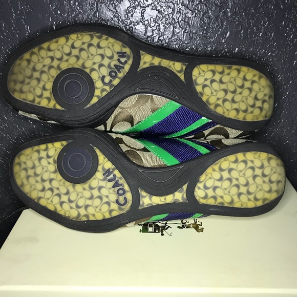 Coach - Picture 3 of 5